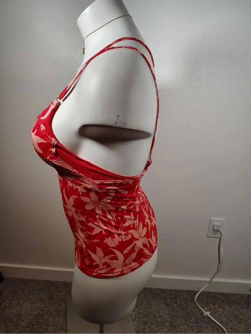 Athleta Tankini Bathing Suit Swim Top Size 32D/DD Floral Underwire Adjustabl Red